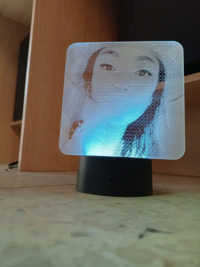 Retrato en acrílico iluminado — Lámpara de mesa con retrato