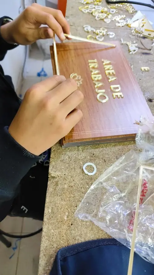 Grabado láser — Proceso de grabado en taller