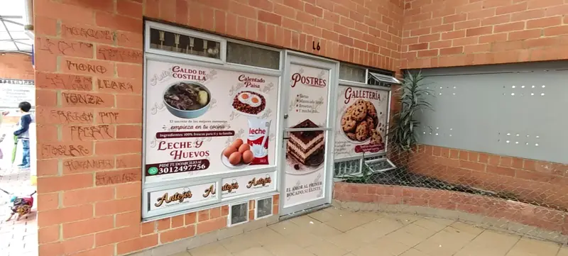 Antojos — Rotulación exterior — Trabajo de impresión digital instalado