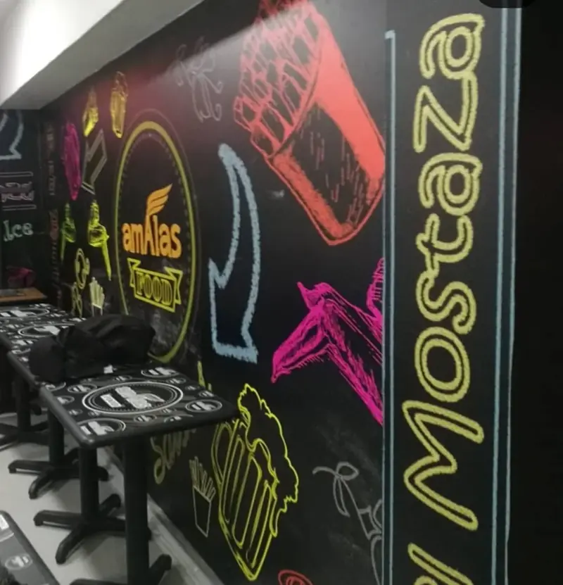 Decoración mural Mostaza — Trabajo de impresión digital instalado